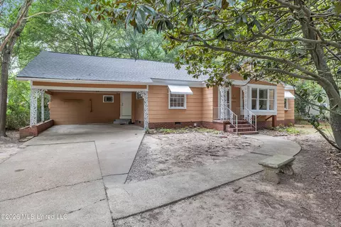 Exterior - 314 Colonial Cir, Jackson, MS 39211 photo 2 of 12