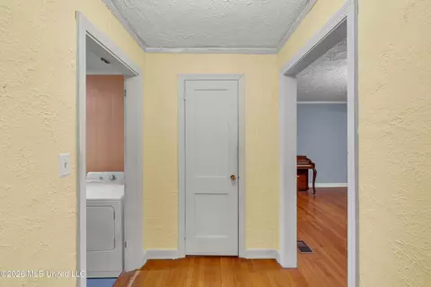 Entry Way - 314 Colonial Cir, Jackson, MS 39211 photo 4 of 4