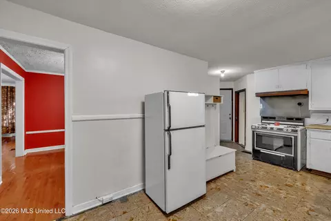 Entry Way - 314 Colonial Cir, Jackson, MS 39211 photo 1 of 4