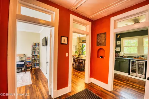 Entry Way - 431 Decelle St, Jackson, MS 39216 photo 3 of 4