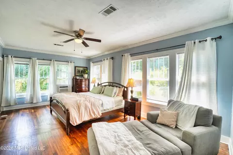 Bedroom - 431 Decelle St, Jackson, MS 39216 photo 2 of 4