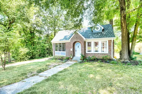 Exterior - 431 Decelle St, Jackson, MS 39216 photo 2 of 9