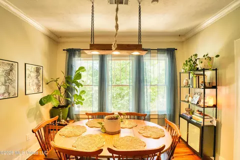 Dining - 431 Decelle St, Jackson, MS 39216 photo 3 of 6