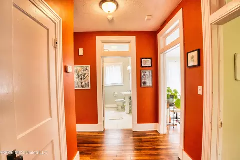Entry Way - 431 Decelle St, Jackson, MS 39216 photo 4 of 4
