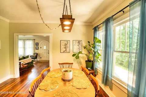 Dining - 431 Decelle St, Jackson, MS 39216 photo 6 of 6