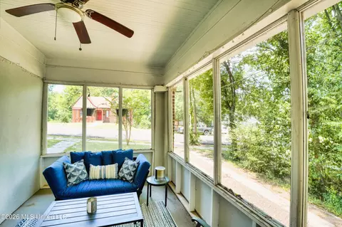 Exterior - 431 Decelle St, Jackson, MS 39216 photo 8 of 9