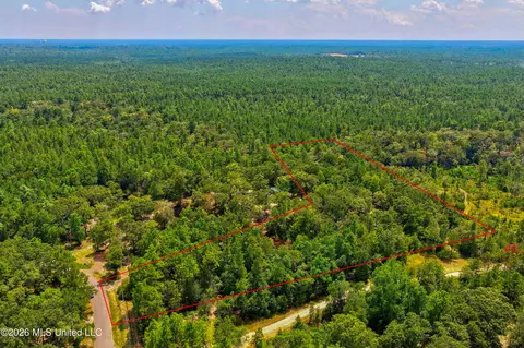 20237 Fox Ridge Dr, Saucier, MS 39574 photo 2