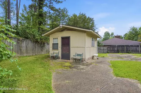 Exterior - 237 Baybury Ln, Jackson, MS 39212 photo 8 of 11