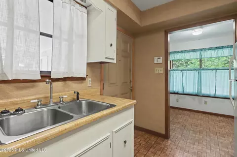 Entry Way - 1278 Mcgregor Dr, Wiggins, MS 39577 photo 1 of 1