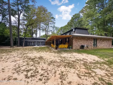 Exterior - 1329 Pine Glen Cir, Forest, MS 39074 photo 7 of 7