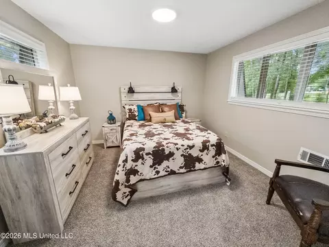 Bedroom - 1329 Pine Glen Cir, Forest, MS 39074 photo 5 of 5