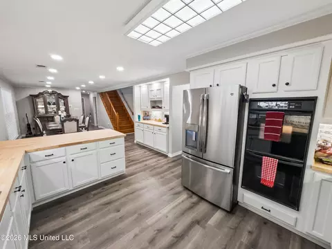 Kitchen - 1329 Pine Glen Cir, Forest, MS 39074 photo 2 of 2