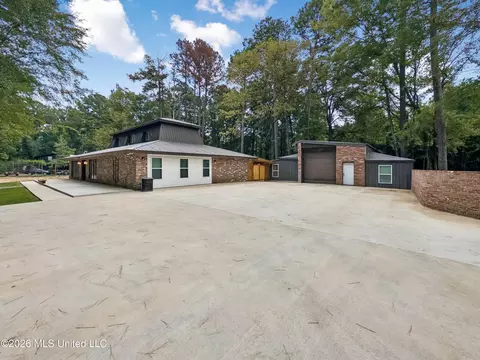 Exterior - 1329 Pine Glen Cir, Forest, MS 39074 photo 3 of 7
