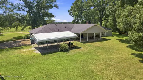 Exterior - 1022 L D White Rd, Summit, MS 39666 photo 12 of 14