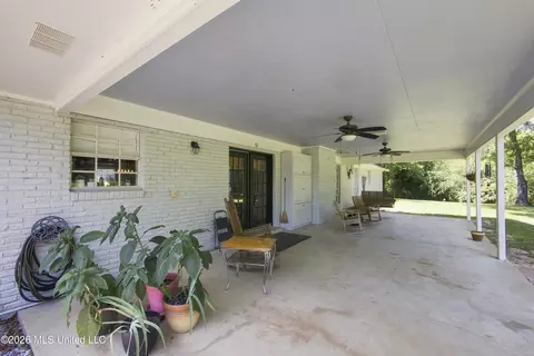 Exterior - 1022 L D White Rd, Summit, MS 39666 photo 7 of 14