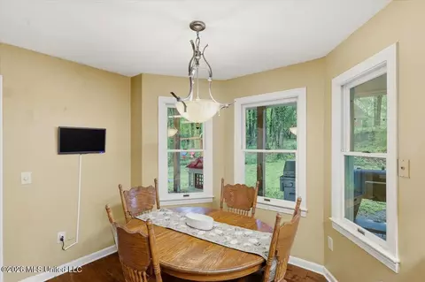 Dining - 324 Warwick Rd, Clinton, MS 39056 photo 1 of 4