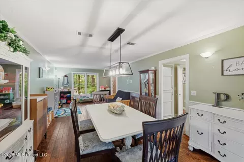 Dining - 324 Warwick Rd, Clinton, MS 39056 photo 3 of 4