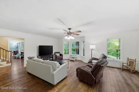Living - 324 Warwick Rd, Clinton, MS 39056 photo 1 of 3