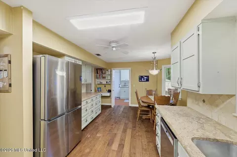 Kitchen - 324 Warwick Rd, Clinton, MS 39056 photo 3 of 5