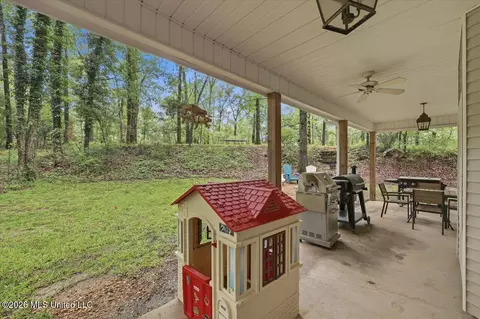 Exterior - 324 Warwick Rd, Clinton, MS 39056 photo 7 of 13