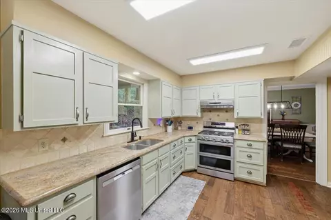 Kitchen - 324 Warwick Rd, Clinton, MS 39056 photo 1 of 5