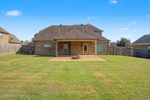 Exterior - 1316 N Heritage Cir, Hernando, MS 38632 photo 8 of 8