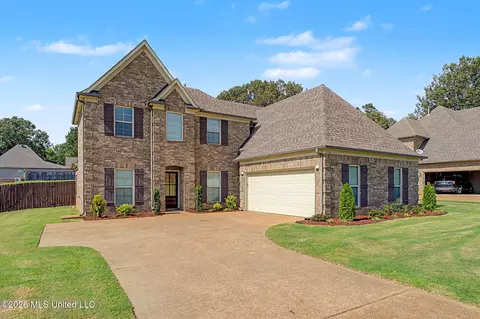 Exterior - 1316 N Heritage Cir, Hernando, MS 38632 photo 3 of 8