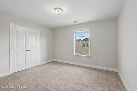 Bedroom - 1316 N Heritage Cir, Hernando, MS 38632 photo 2 of 5