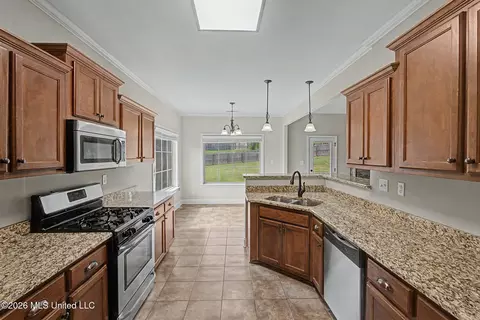 Kitchen - 1316 N Heritage Cir, Hernando, MS 38632 photo 1 of 1