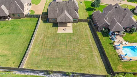 View/Area - 1316 N Heritage Cir, Hernando, MS 38632 photo 2 of 5