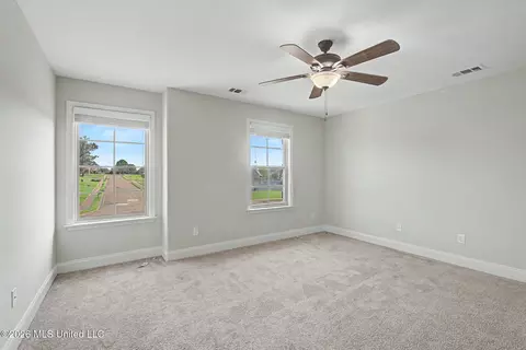 Bedroom - 1316 N Heritage Cir, Hernando, MS 38632 photo 4 of 5