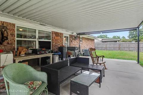 Exterior - 202 Sedgewick St, Long Beach, MS 39560 photo 2 of 5