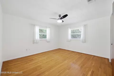 Bedroom - 9260 Pinecrest Dr, Biloxi, MS 39532 photo 3 of 6