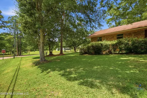 Exterior - 9260 Pinecrest Dr, Biloxi, MS 39532 photo 7 of 8