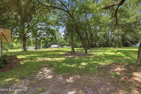 Exterior - 9260 Pinecrest Dr, Biloxi, MS 39532 photo 3 of 8