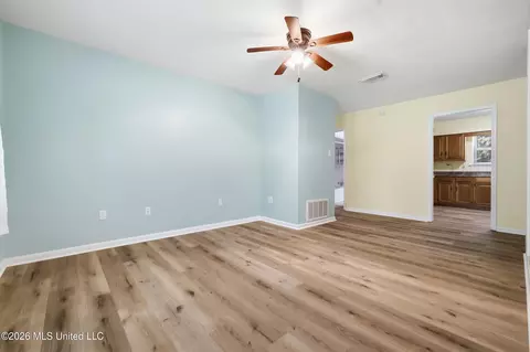 Living - 9260 Pinecrest Dr, Biloxi, MS 39532 photo 10 of 13