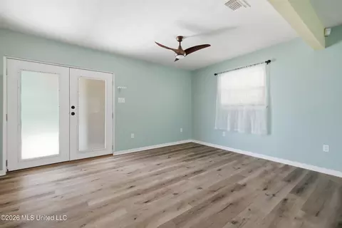 Living - 9260 Pinecrest Dr, Biloxi, MS 39532 photo 7 of 13