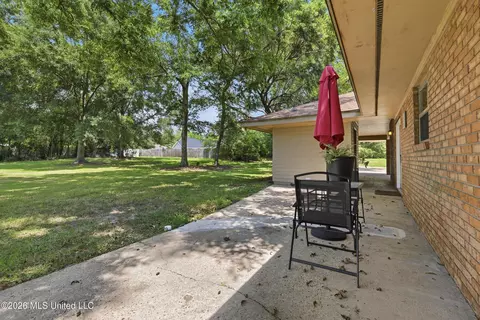 Exterior - 9260 Pinecrest Dr, Biloxi, MS 39532 photo 6 of 8