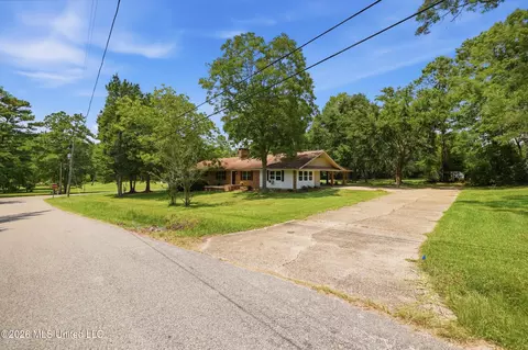 Exterior - 9260 Pinecrest Dr, Biloxi, MS 39532 photo 1 of 8