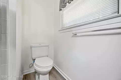 Bath - 9260 Pinecrest Dr, Biloxi, MS 39532 photo 5 of 5