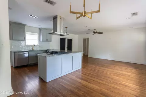 Living - 4516 Meadowridge Dr, Jackson, MS 39206 photo 3 of 5