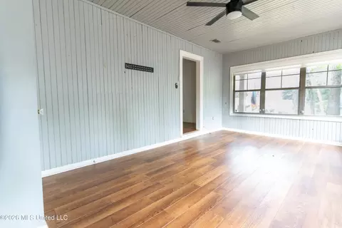 Living - 4516 Meadowridge Dr, Jackson, MS 39206 photo 5 of 5
