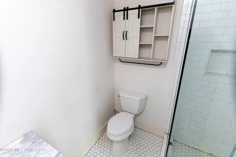 Bath - 4516 Meadowridge Dr, Jackson, MS 39206 photo 6 of 6