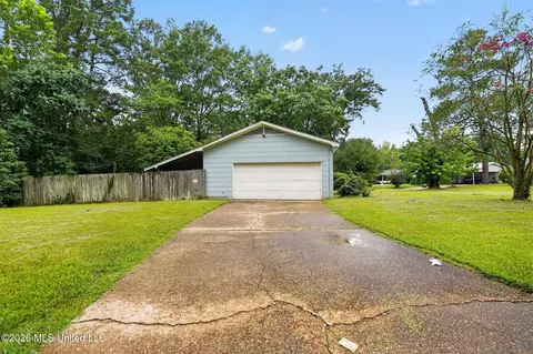 Exterior - 1601 Maria Dr, Jackson, MS 39204 photo 2 of 2