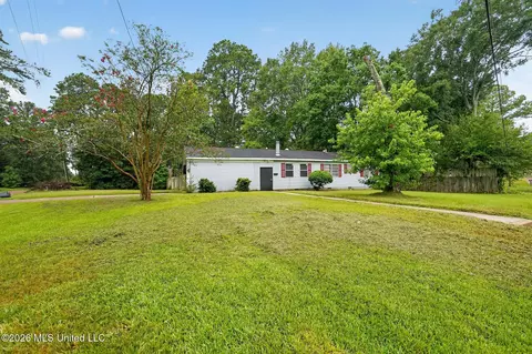 Exterior - 1601 Maria Dr, Jackson, MS 39204 photo 1 of 2