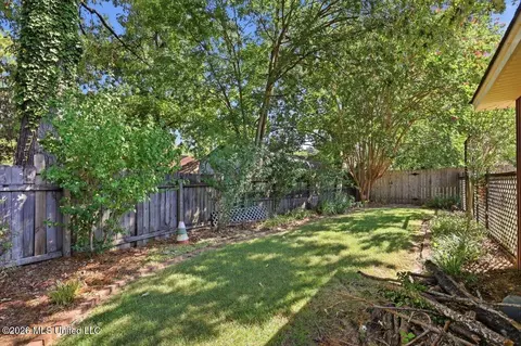 Exterior - 71 Crossgates Dr, Brandon, MS 39042 photo 6 of 8