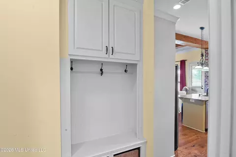 Entry Way - 144 Amethyst Dr, Brandon, MS 39047 photo 2 of 3