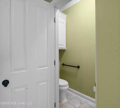 Bath - 144 Amethyst Dr, Brandon, MS 39047 photo 6 of 6