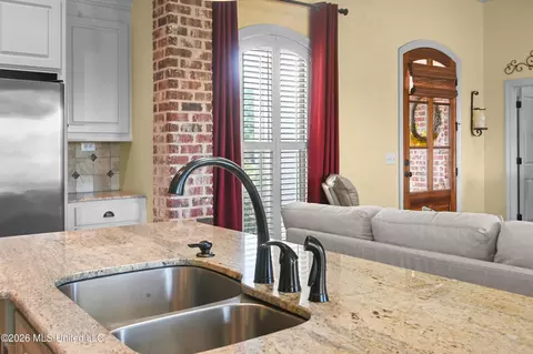 Kitchen - 144 Amethyst Dr, Brandon, MS 39047 photo 4 of 4