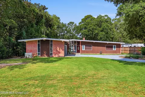 6109 Ridge Rd, Ocean Springs, MS 39564